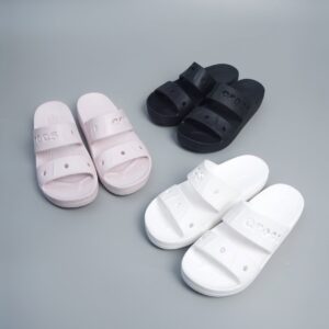 sandal crcs slip on